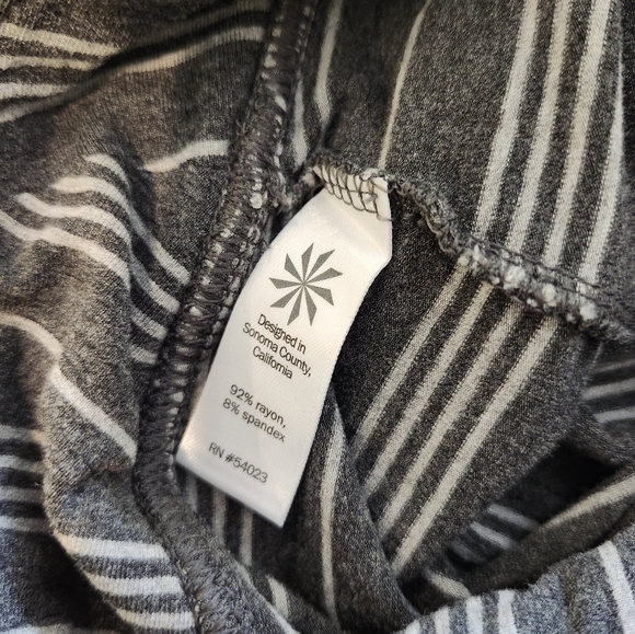 Athleta Ruched Striped Gray White Maxi Skirt Size Medium - Picture 6 of 6